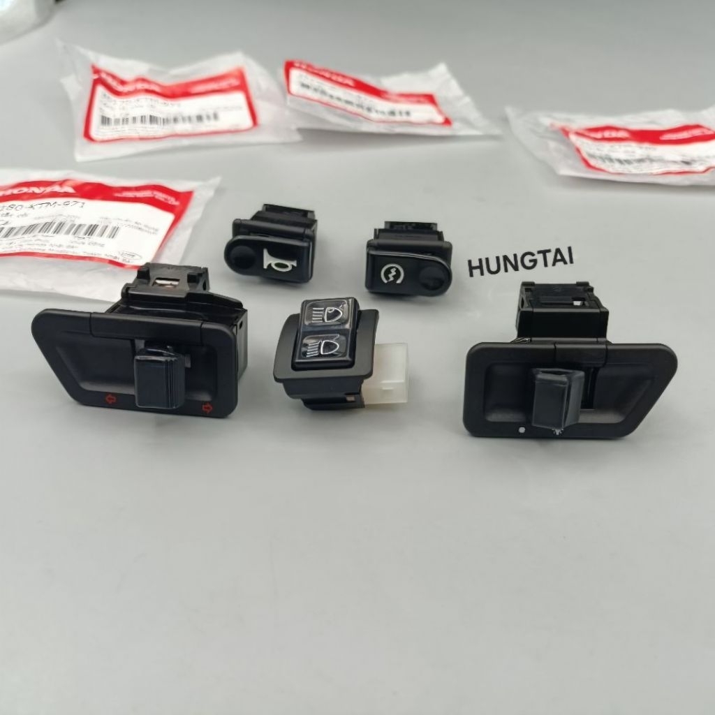 Bộ 5 nút bật, công tắc điện xe FUTURE NEO 125 zin chính hãng - Ảnh 2