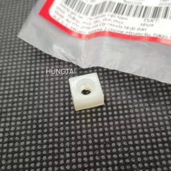 Ốc trắng giữ pha chóa đèn xe DREAM zin chính hãng 33128-GE8-671