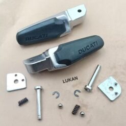 Cặp cao su gác chân nhôm sau Ducati xe DREAM, WAVE, FUTURE....