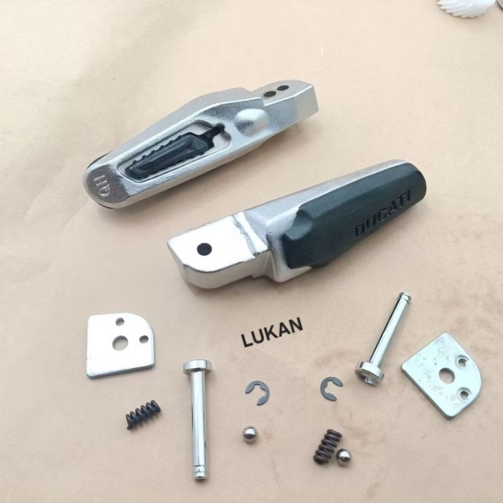 Cặp cao su gác chân nhôm sau Ducati xe DREAM, WAVE, FUTURE.... - Ảnh 2