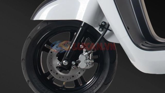 Tan binh xe ga 150cc gay chu y Thiet ke chat hon Honda SH phanh dia 2 banh gia quy doi 695 trieu - 5